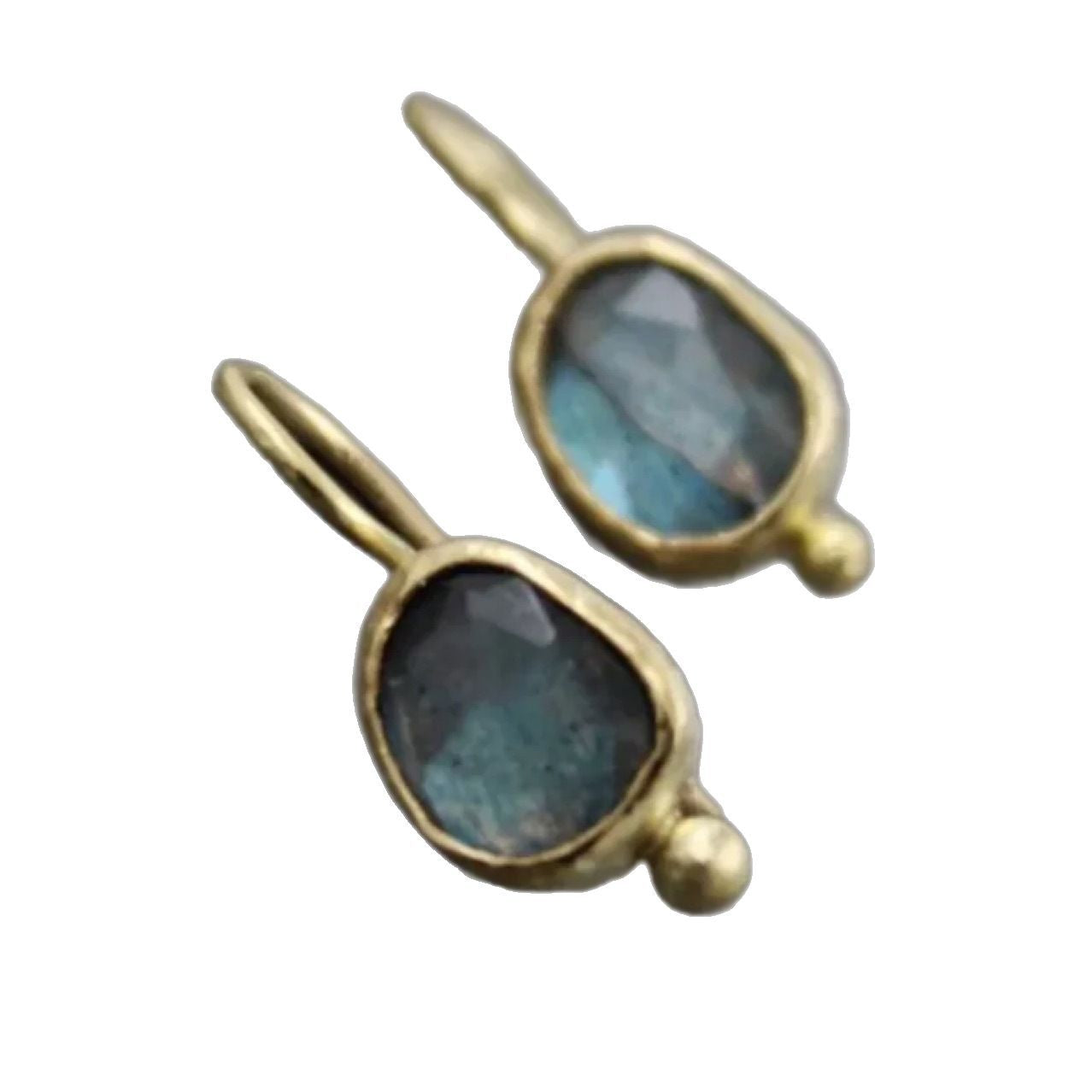 Orecchino classico dal fascino senza tempo