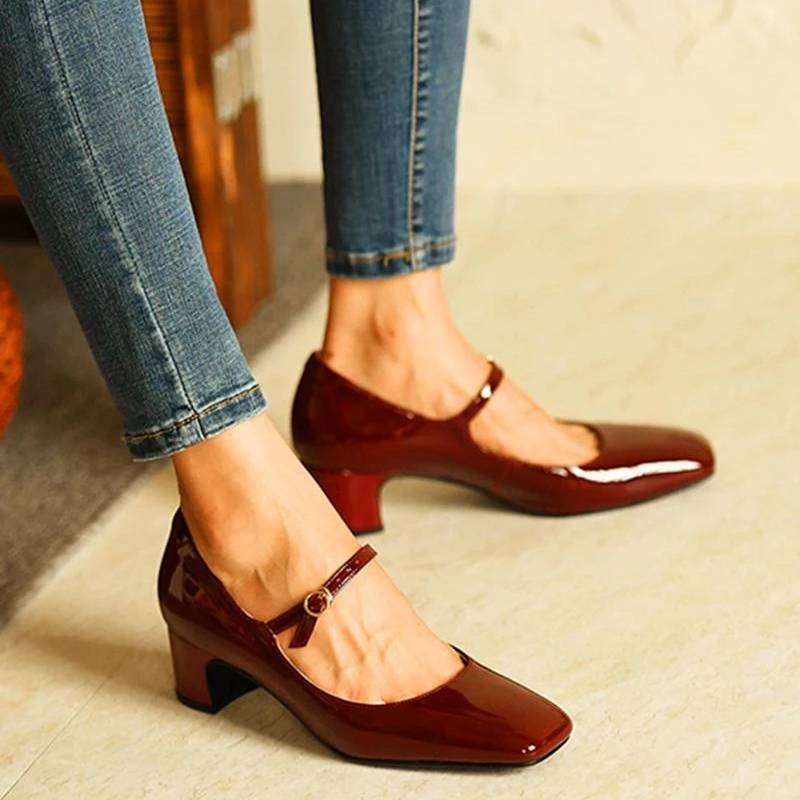 ER | Scarpe con tacco a blocco lucido