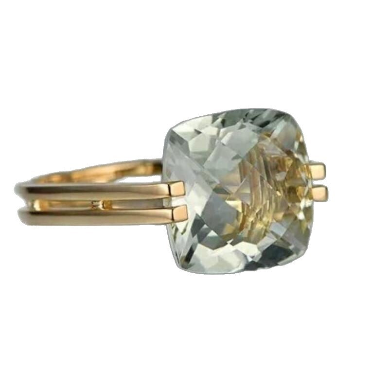 Anello affascinante per ogni occasione