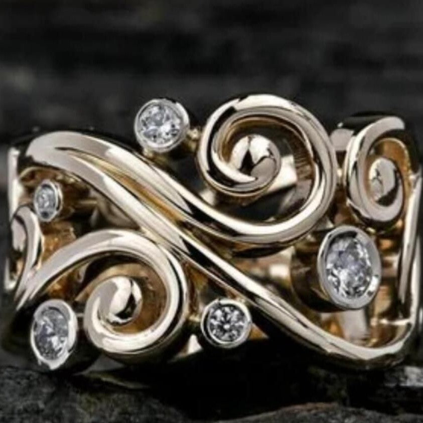 Anello bellissimo con stile unico