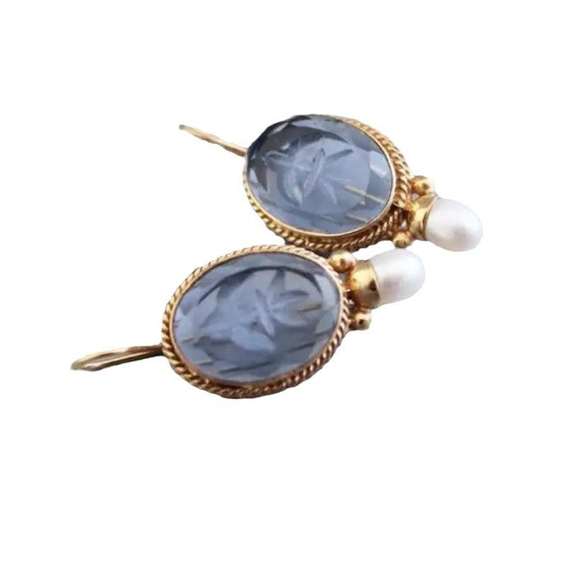 Orecchino classico dal fascino senza tempo