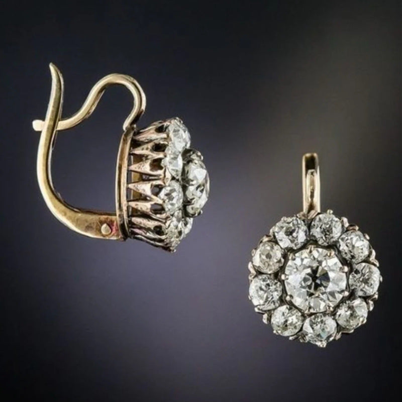 Orecchino classico dal fascino senza tempo