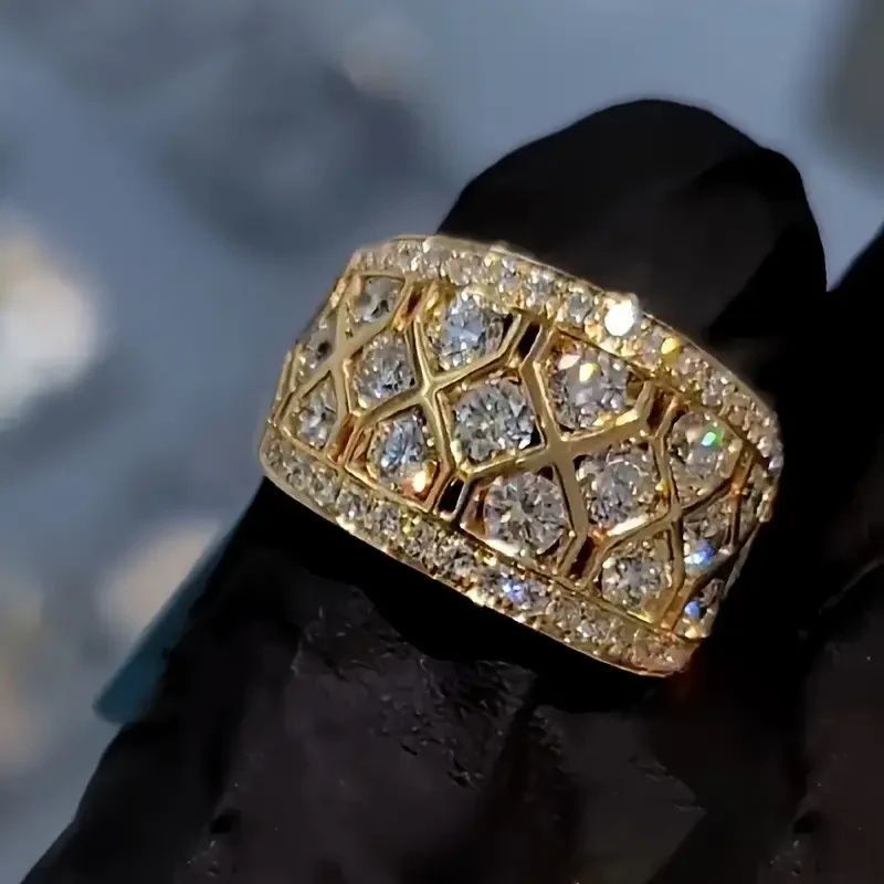 Anello classico dal fascino senza tempo