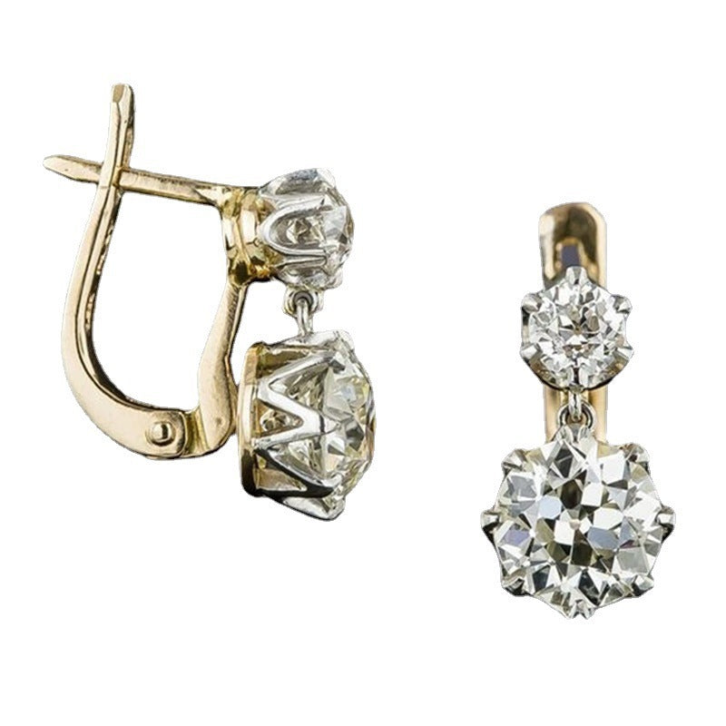 Oro Orecchino bellissimo con stile unico