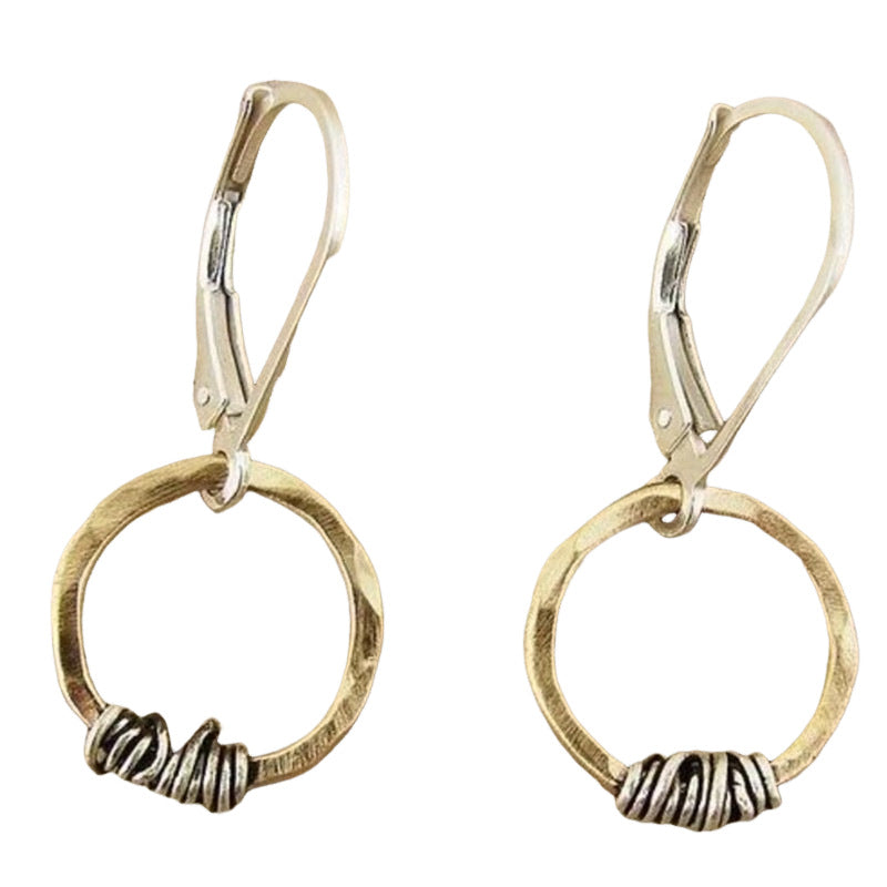 Oro Orecchino artigianale delicato