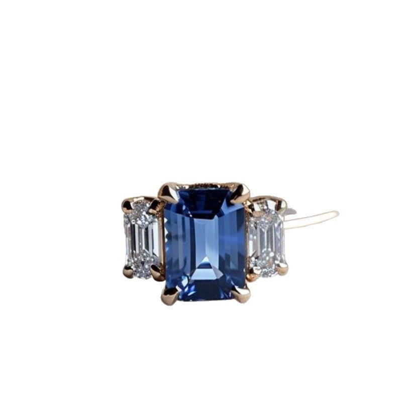 Oro Anello bellissimo con stile unico