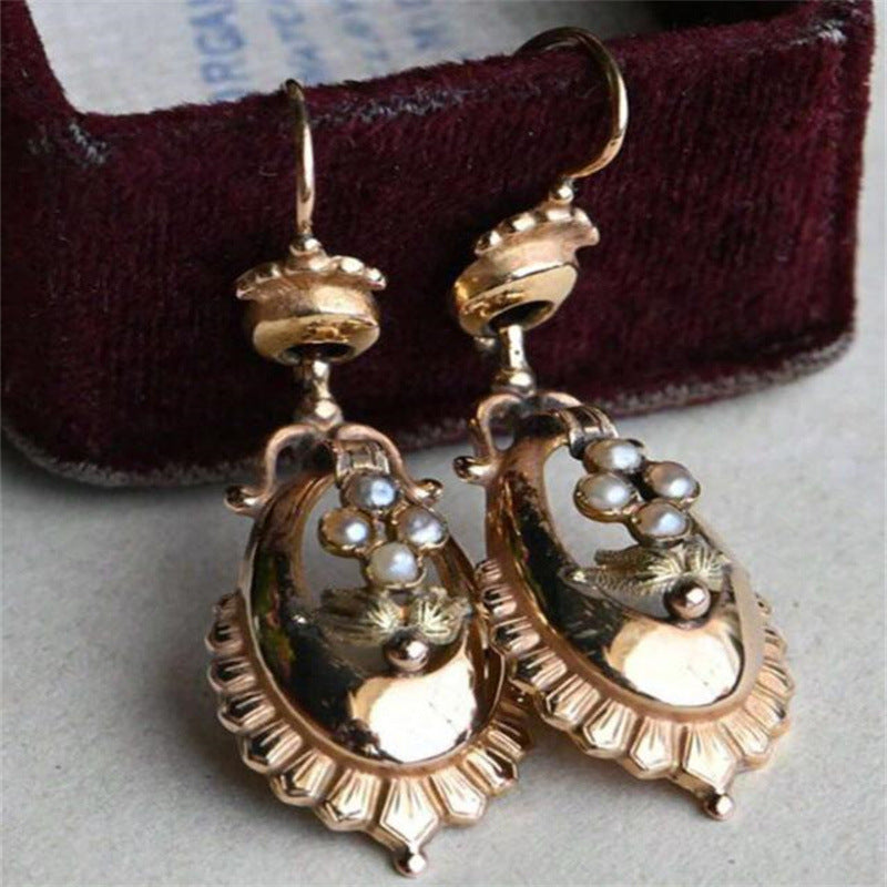 Perla Orecchino classico dal fascino senza tempo