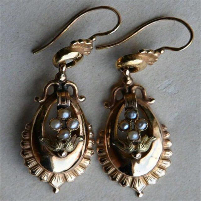 Perla Orecchino classico dal fascino senza tempo