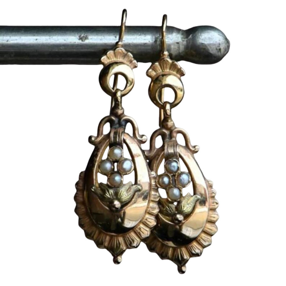 Perla Orecchino classico dal fascino senza tempo