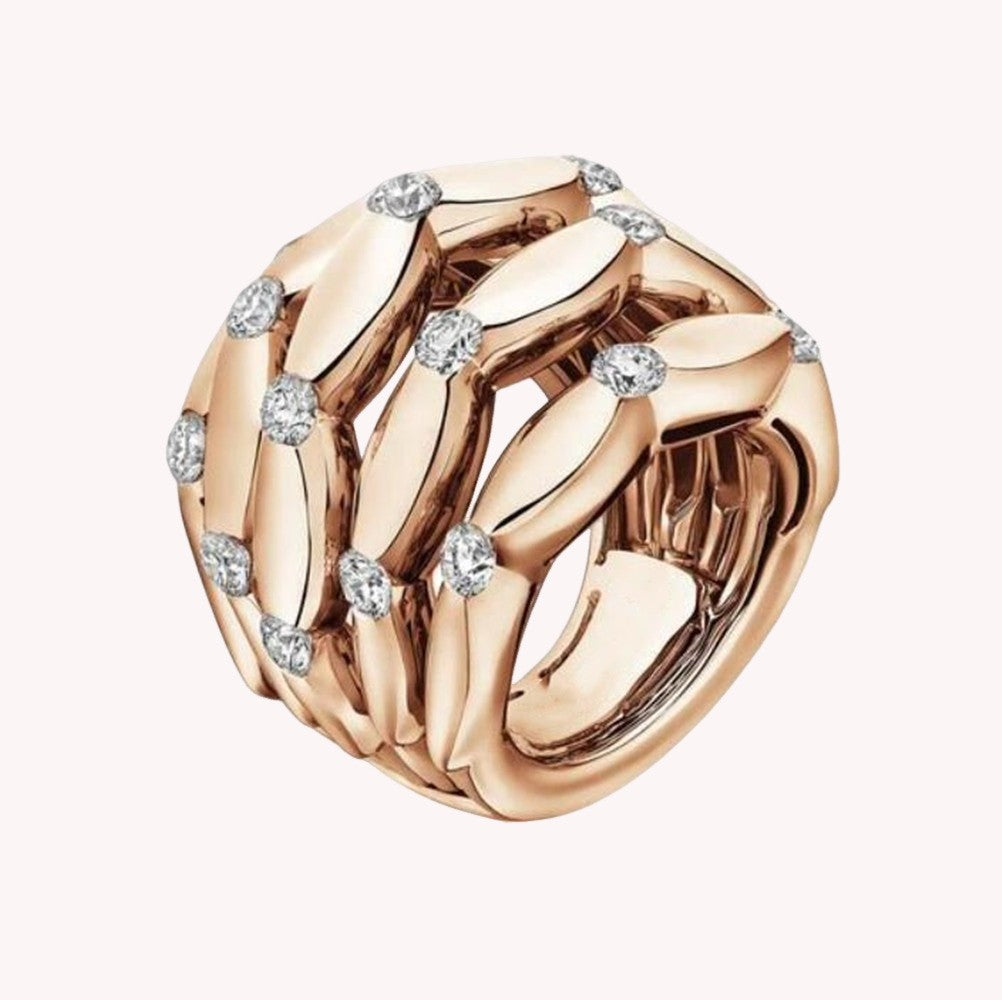 Anello bellissimo con stile unico